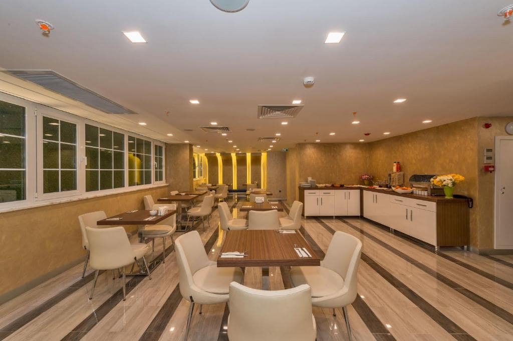 08-هتل-4-ستاره-اینتل-استانبول-نمای-غذاخوری-Dining-Hotel-4-Setare-Inntel-Estanbul.jpg
