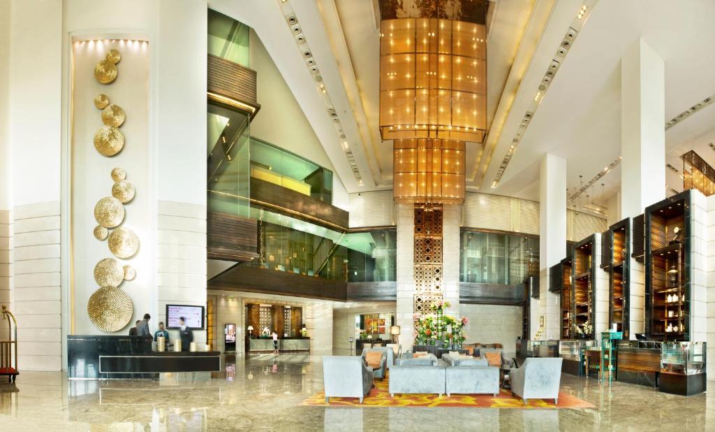 08-لابی-هتل-5-ستاره-کراون-پلازا-روهینی-دهلی-Crowne-Plaza-Delhi-Rohini-Hotel.jpg