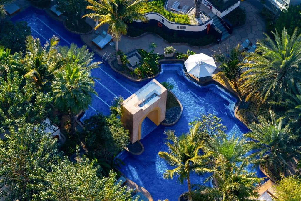 32-استخر-هتل-5-ستاره-کنراد-دبی- Conrad-Hotel-Dubai-Pool.jpg