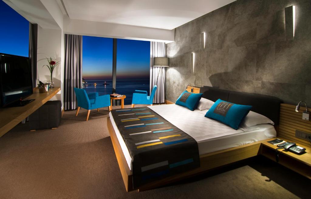 17 اتاق هتل 4 ستاره ایلایدا آوانتگارد کوش آداسی Ilayda Avantgarde Hotel Kusadasi.jpg