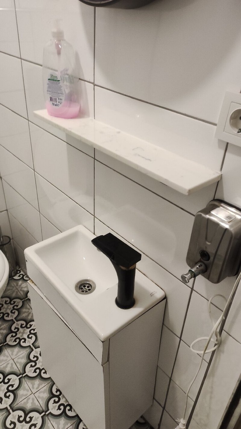 هتل-3-ستاره-امی-تکسیم-نمای-سرویس-بهداشتی-حمامHotel-4-Setare-Emmy-taksim-Bathroom-toilet3.jpg