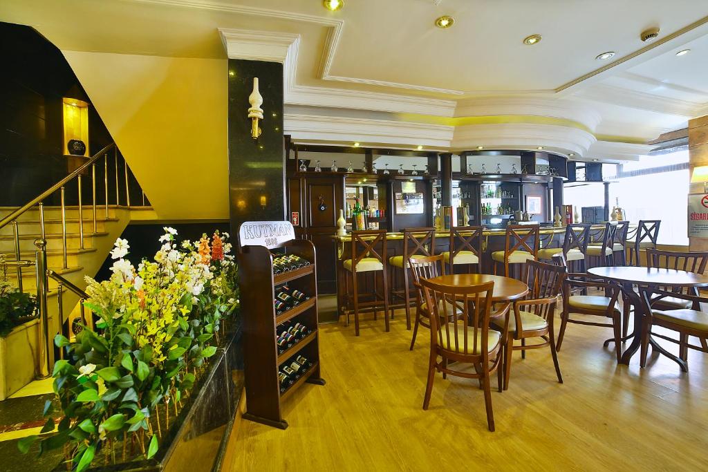 20-کافه-Hotel-Grand-Emin-هتل-گرند-امین-استانبول.jpg