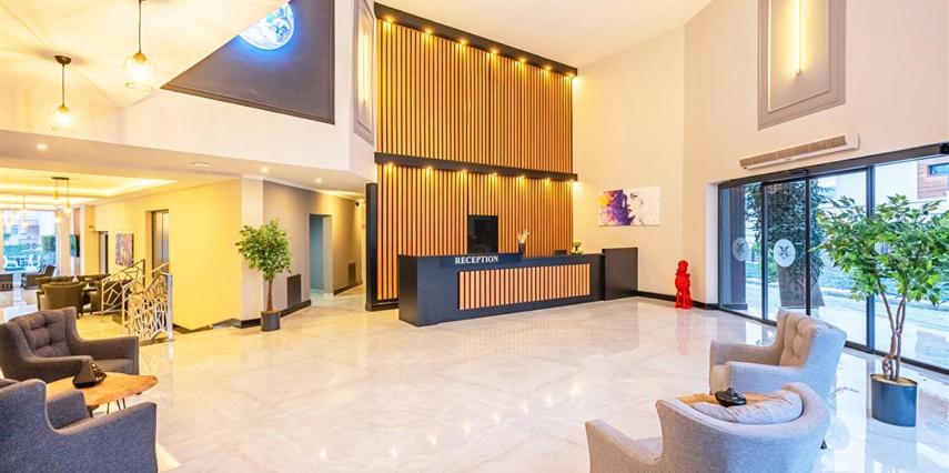 11 لابی هتل 4 ستاره اودلیا ریزورت کوش آداسی Odelia Resort Hotel Kusadasi.jpg