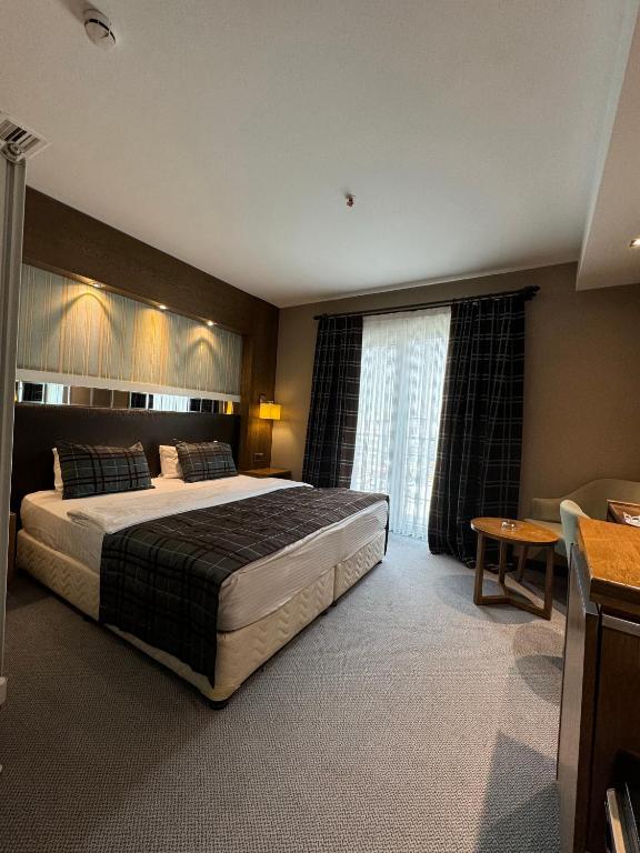 26 اتاق هتل 3 ستاره الگرند وان Elegrand Hotel Van.jpg