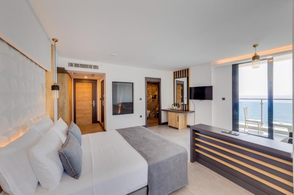 05 اتاق هتل 5 ستاره سیگنیچر بلو ریزورت کوش آداسی Signature Blue Resort Kusadasi.jpg