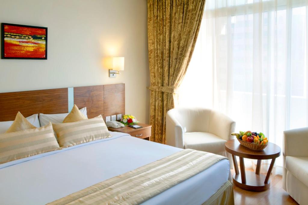 37 اتاق Landmark Hotel Baniyas Dubai.jpg