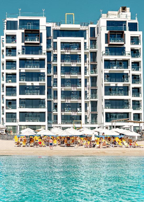 04-نمای-هتل-5-ستاره-سی-سنترال-ریزورت-د-پالم-دبی- C-Central-Resort-Palm-Hotel-Dubai-View.jpg