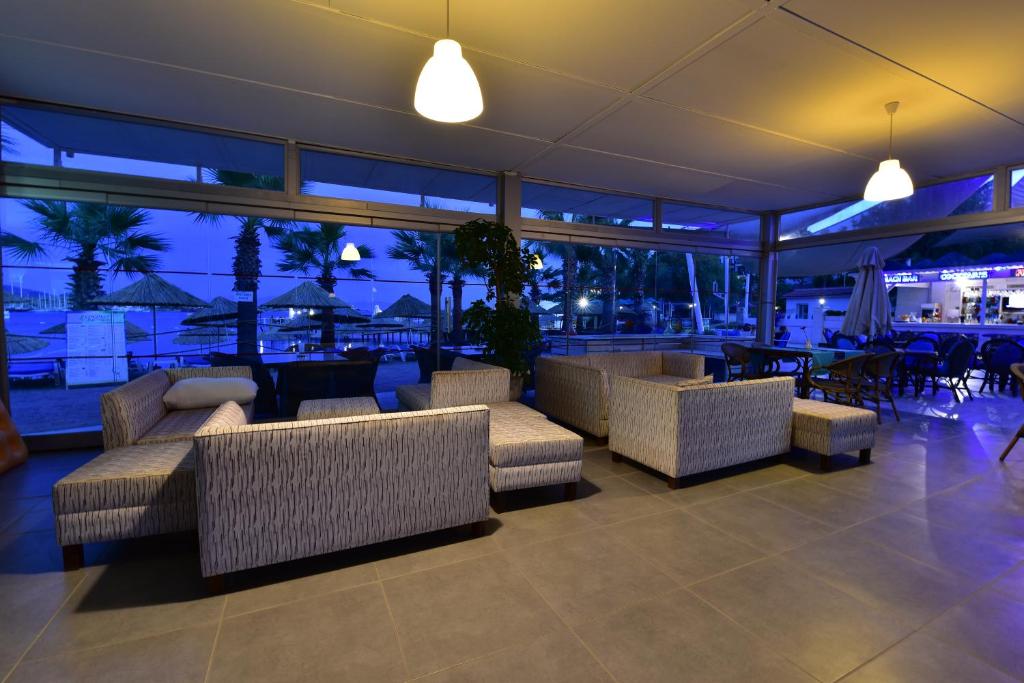 34 لابی هتل 3 ستاره آیاز آکوا بدروم Ayaz Aqua Hotel Bodrum.jpg