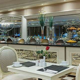 03-هتل-5-ستاره-الیت-ورد-تکسیم-استانبول-نمای-غذاخوری-Dining-Hotel-5-Setare-Estanbul.jpg