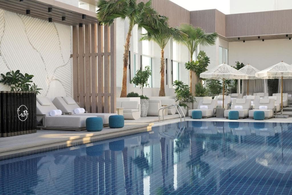 30-استخر-هتل-5-ستاره-شرایتون-گرند-دبی Sheraton-Grand-Hotel-Dubai-Pool-.jpg