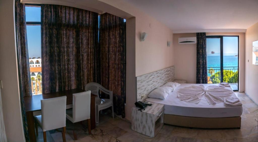 21 اتاق هتل 2 ستاره ملیکه کوش آداسی Melike Hotel Kusadasi.jpg