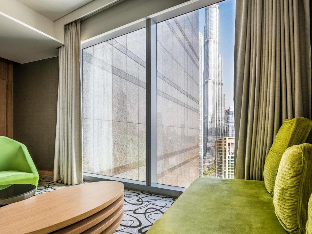 23-اتاق-خواب-هتل-5-ستاره-سوفیتل-داون-تاون-دبی-Sofitel-Dubai-Down-Town-View-Bedroom.jpg