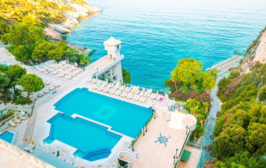 21 نمای هتل 5 ستاره لادونیا آداکوله کوش آداسی Ladonia Hotels Adakule Kusadasi.jpg