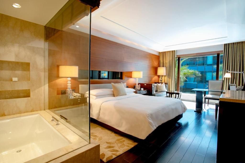 27 اتاق هتل 5 ستاره لیلا امبینس دهلی Delhi Leela Ambience Hotel.jpg