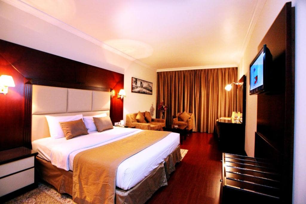 11-اتاق-خواب-هتل-3-ستاره-گلف-این-دبی- Golf-Inn-Hotel-Dubai-Bedroom.jpg