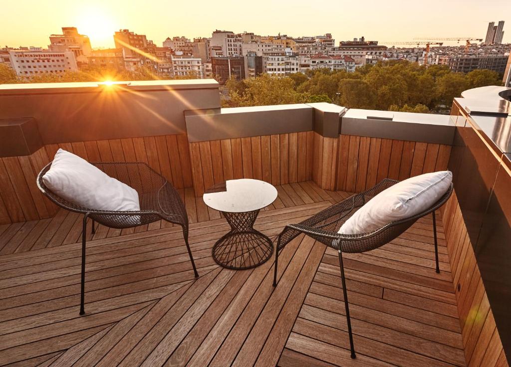 29-بالکن-Gezi-Bosphorus-hotel-هتل-گزی-بسفروس-استانبول-.jpg