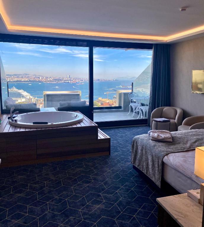 01-اتاق-Ring-Stone-Hotels-Bosphorus-هتل-رینگ-استون-بسفروس-.jpg