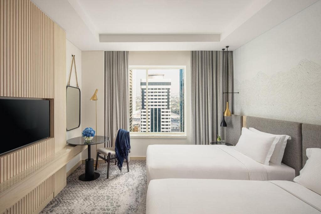 36-اتاق-خواب-هتل-4-ستاره-تاورز-روتانا-دبی- Towers-Rotana-Hotel-Dubai-Bedroom.jpg