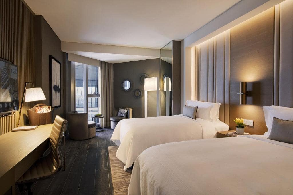 10-اتاق-هتل-5-ستاره-البندر-روتانا-کریک-دبی- Al-Bandar-Rotana-Dubai-Creek-Room.jpg