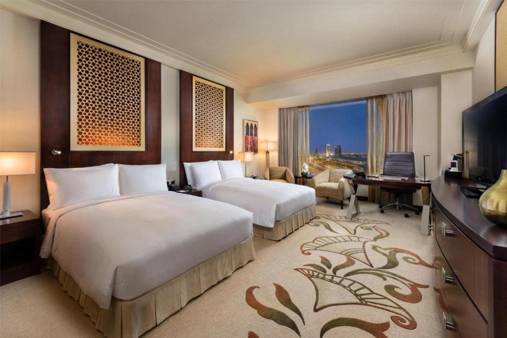 03-اتاق-هتل-5-ستاره-کنراد-دبی- Conrad-Hotel-Dubai-Room.jpg