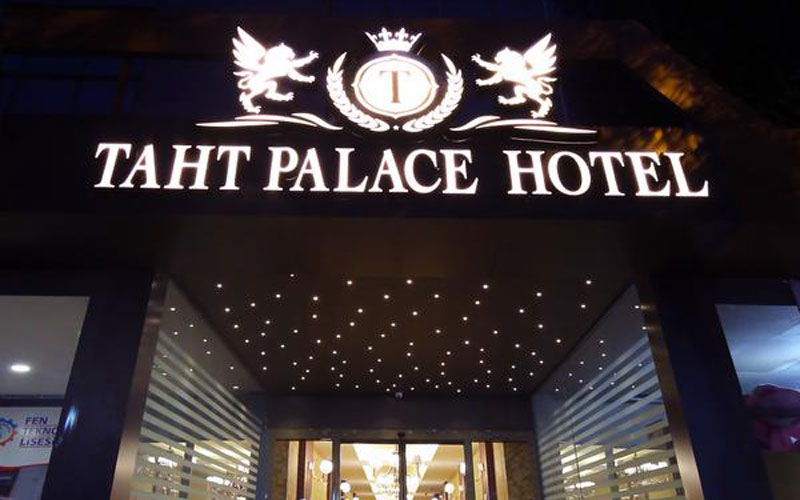 02 نما هتل 4 ستاره تحت پالاس وان Van Taht Palace Hotel.jpg