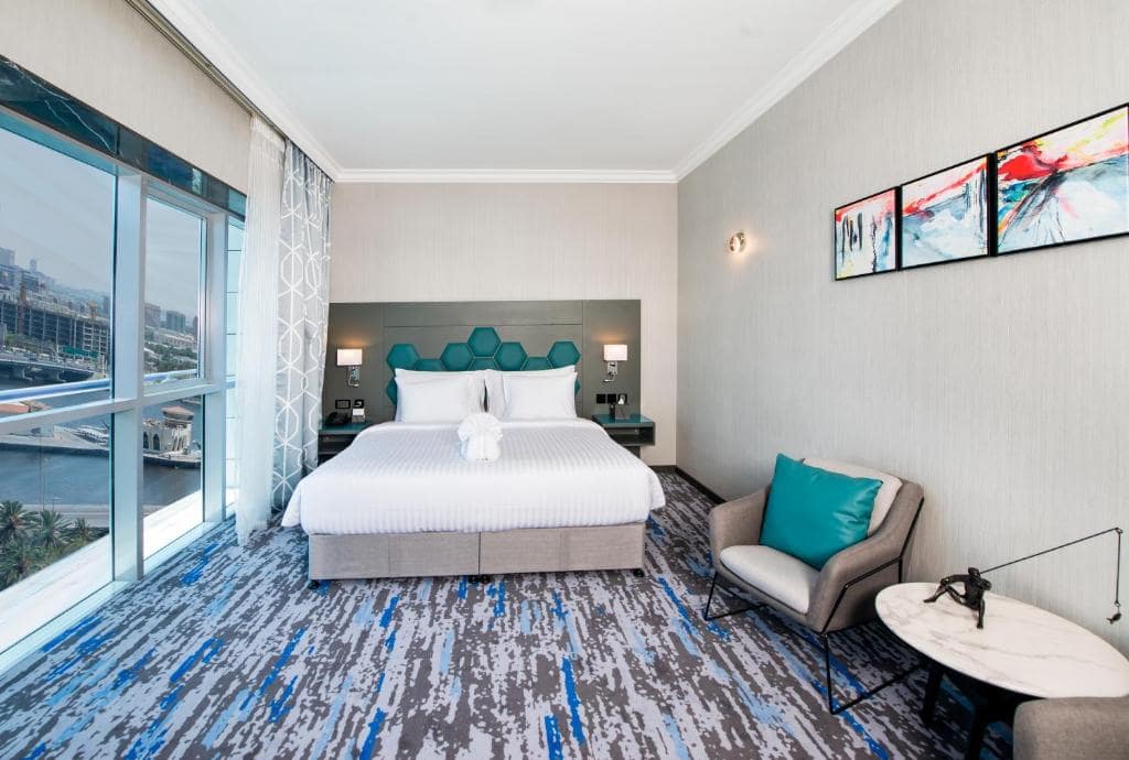 12-اتاق-خواب-هتل-4-ستاره-اج-کریک-ساید-دبی- Edge-Creekside-Hotel-Dubai-Bedroom.jpg