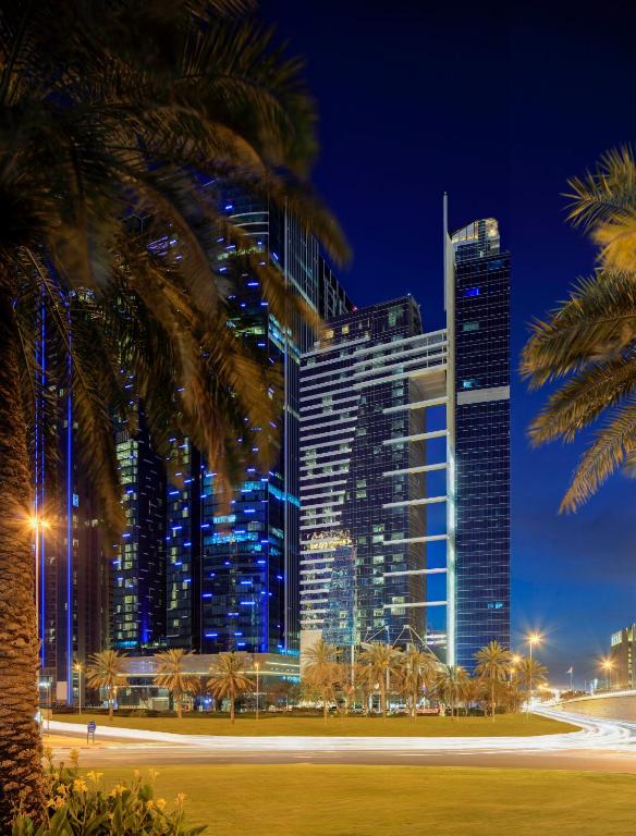 04-نمای-هتل-5-ستاره-د-اچ-دبی- The-H-Dubai-View.jpg