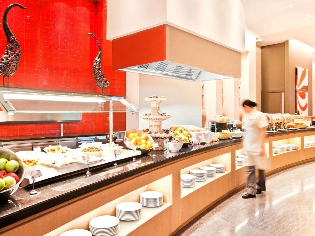 29-رستوران-هتل-3-ستاره-آیبیس-مال-آو-د-امارات-دبی-Ibis-Dubai-Mall-Of-The-Emirates-Restaurant.jpg
