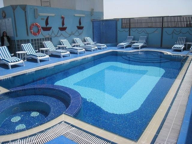 17-استخر-هتل-3-ستاره-گرند-می-فیر-دبی- Grand-Mayfair-Hotel-Pool.jpg