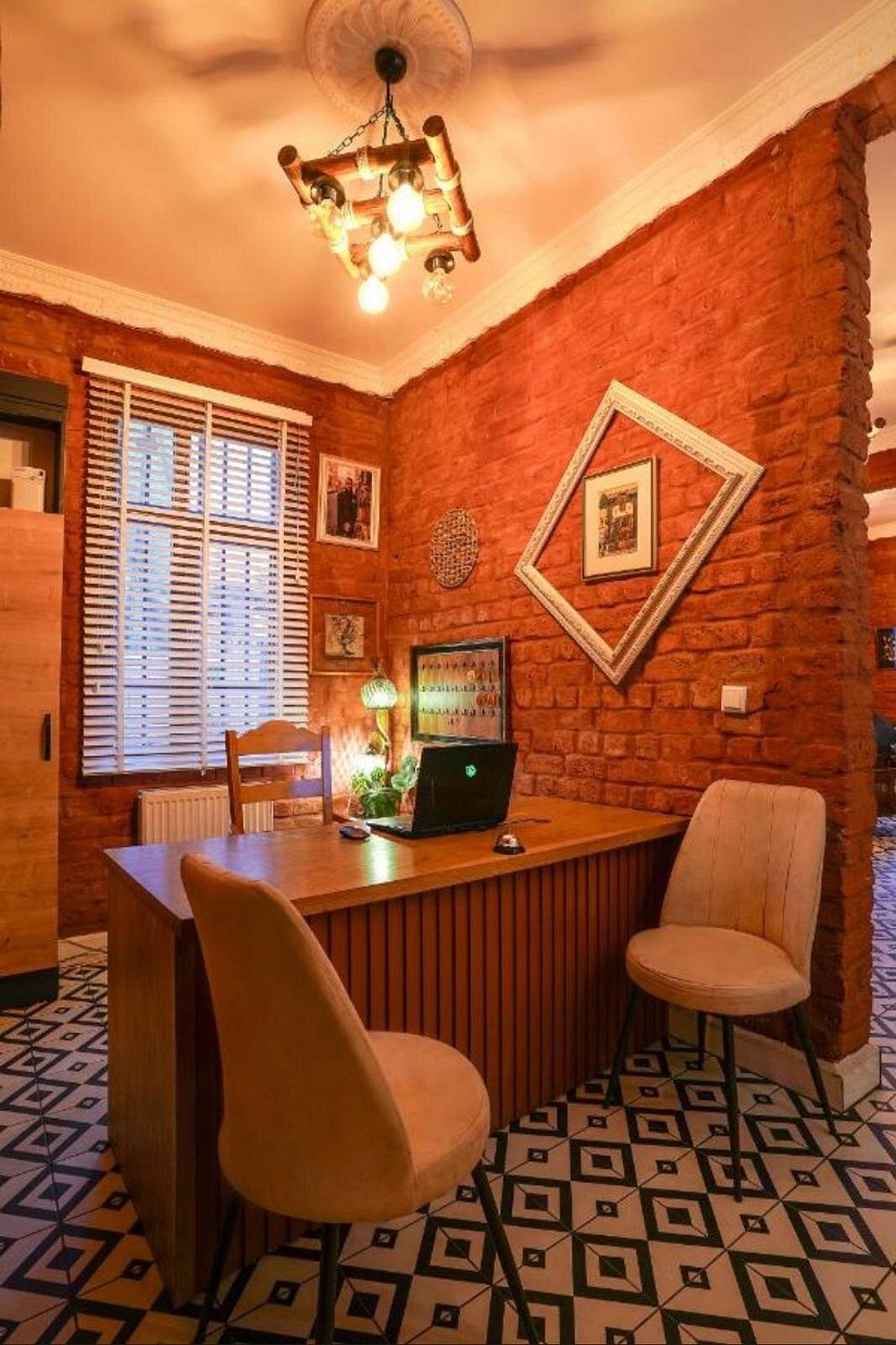 هتل-3-ستاره-رستوران-امی-تکسیم-ترکیه-Hotel-4 Setare- Restauran-Emmy-Taksim-Turkiye27.jpg