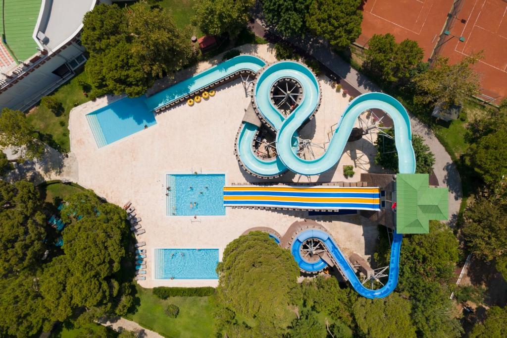 23-استخر-هتل-5-ستاره-آستریا-کرملین-پالاس-آنتالیا Asteria-Kremlin-Palace-Pool-.jpg