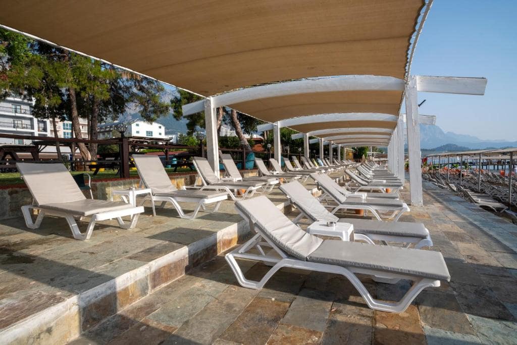 32-ساحل-هتل-4-ستاره-فور-ریزورت-اند-اسپا-آنتالیا- Fore-Resort-&-Spa-Hotel-Antalya-Beach.jpg