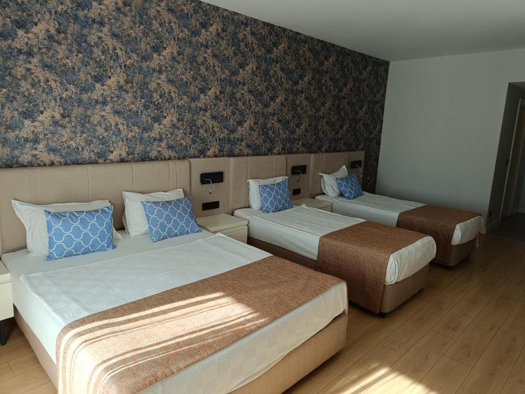 13-اتاق-هتل-4-ستاره-الدار-گاردن-ریزورت-آنتالیا- Eldar-Garden-Resort-Antalya-Room.jpg