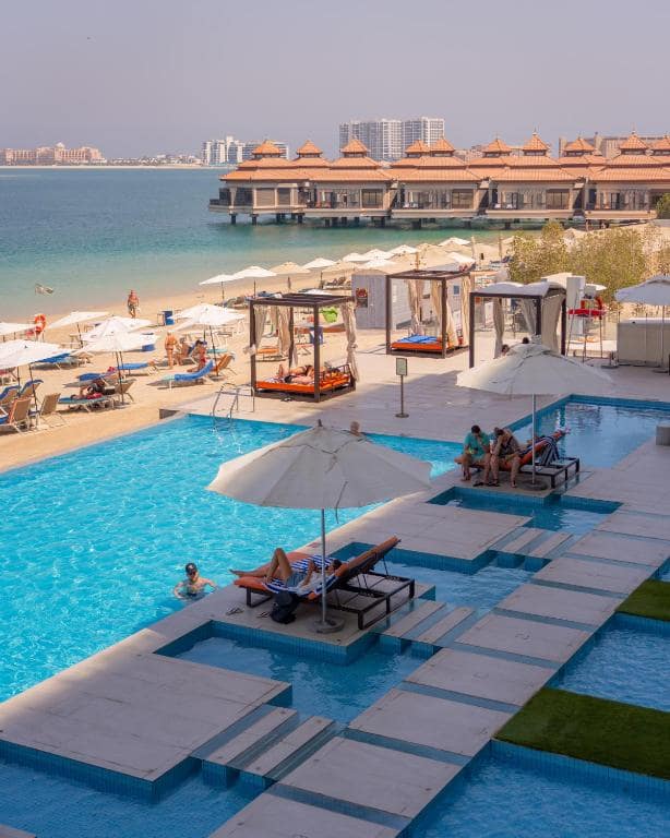 25-استخر-هتل-5-ستاره-رویال-سنترال-د-پالم-دبی- Royal-Central-Hotel-The-Palm-Pool.jpg