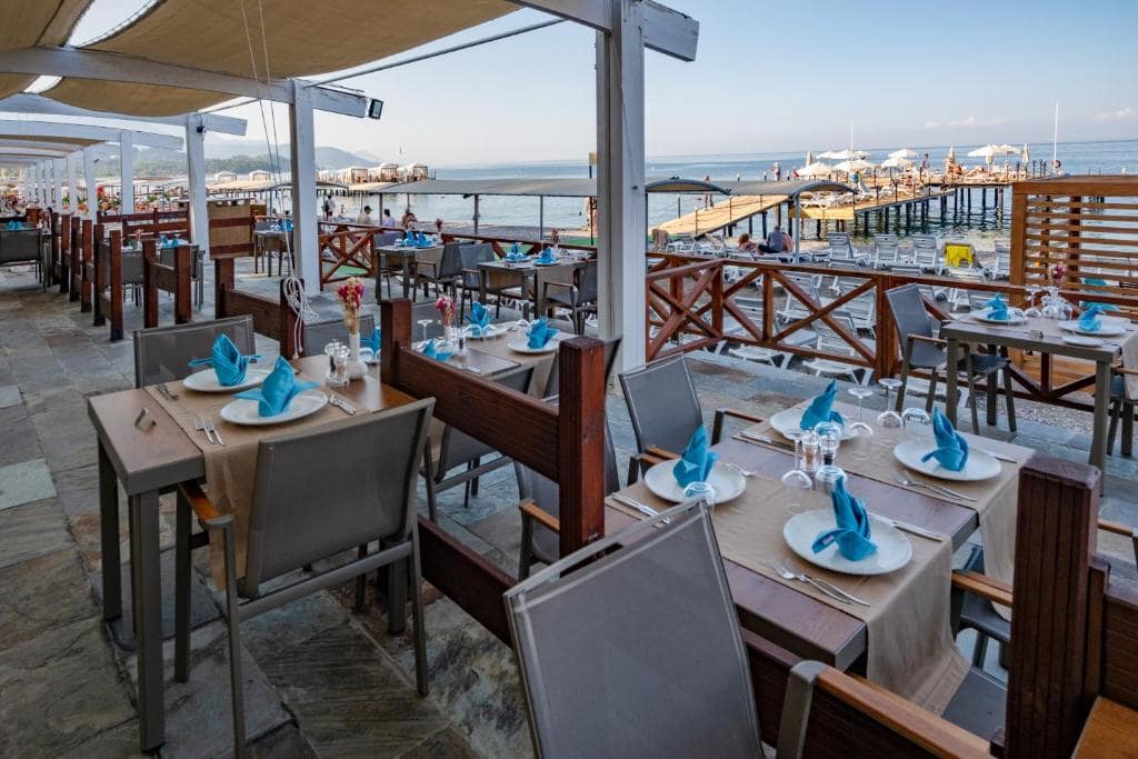 42-رستوران-هتل-4-ستاره-فور-ریزورت-اند-اسپا-آنتالیا- Fore-Resort-&-Spa-Hotel-Antalya-Restaurant.jpg