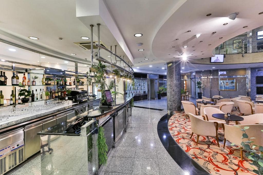 36-رستوران-هتل-3-ستاره-کینز-پارک-دبی- Kings-Park-Hotel-Dubai-Restaurant.jpg