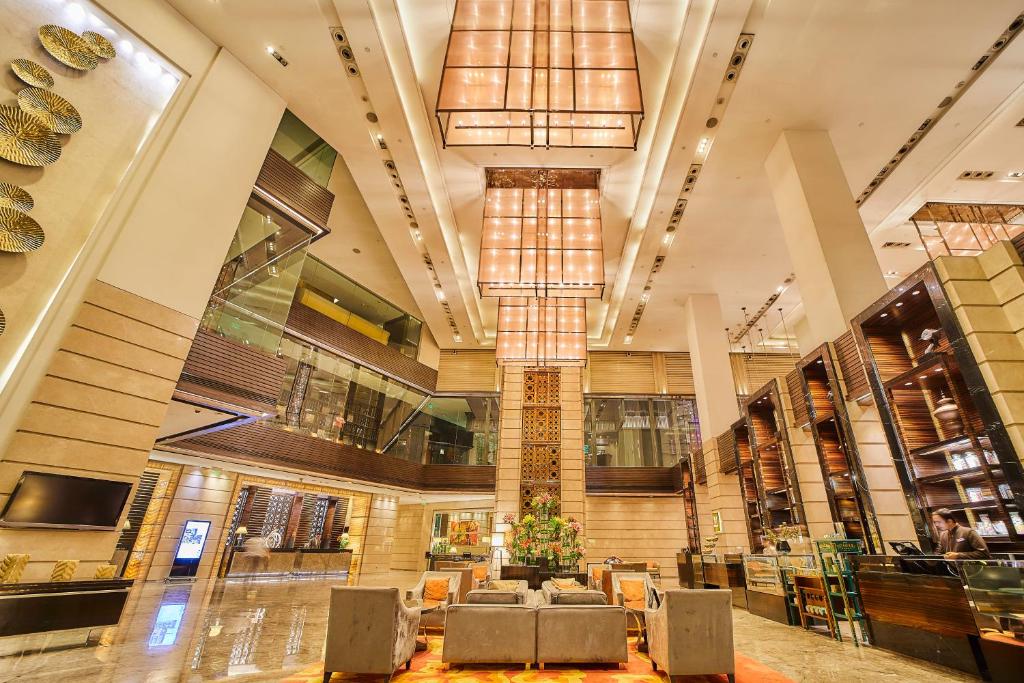 09-لابی-هتل-5-ستاره-کراون-پلازا-روهینی-دهلی-Crowne-Plaza-Delhi-Rohini-Hotel.jpg