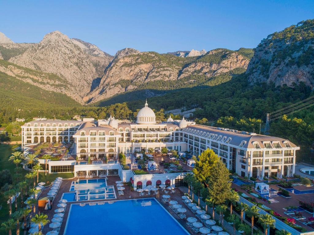 01-نمای-هتل-5-ستاره-آمارا-پریمیر-پالاس-آنتالیا- Amara-Premier-Palace-Hotel-Antalya-View.jpg