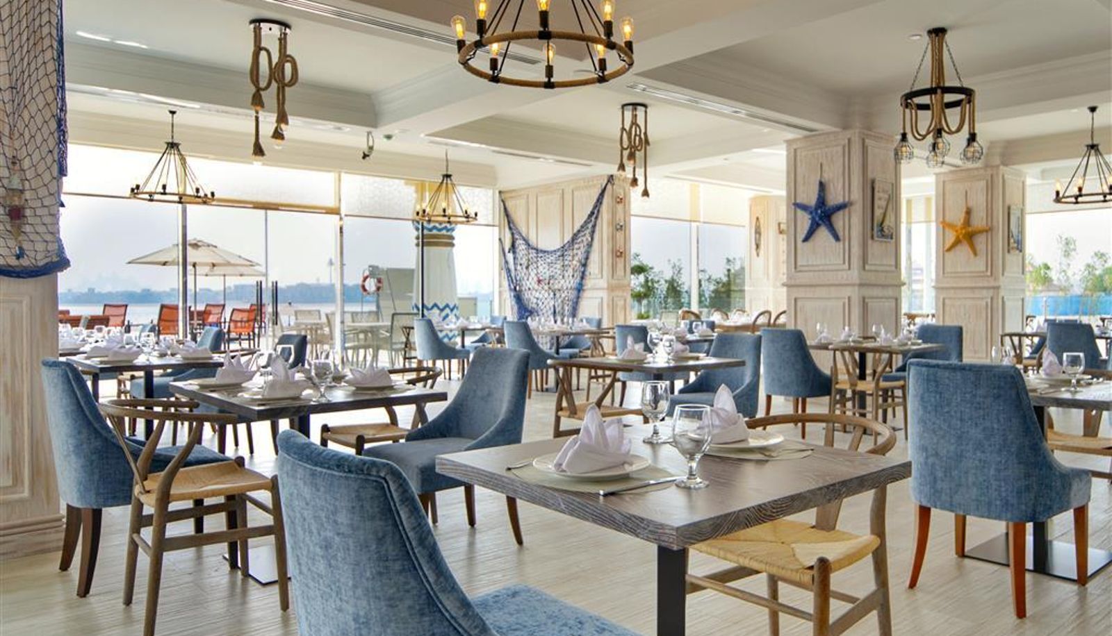 13 رستوران هتل 5 ستاره رویال سنترال د پالم دبی Royal Central Hotel – The Palm.jpg