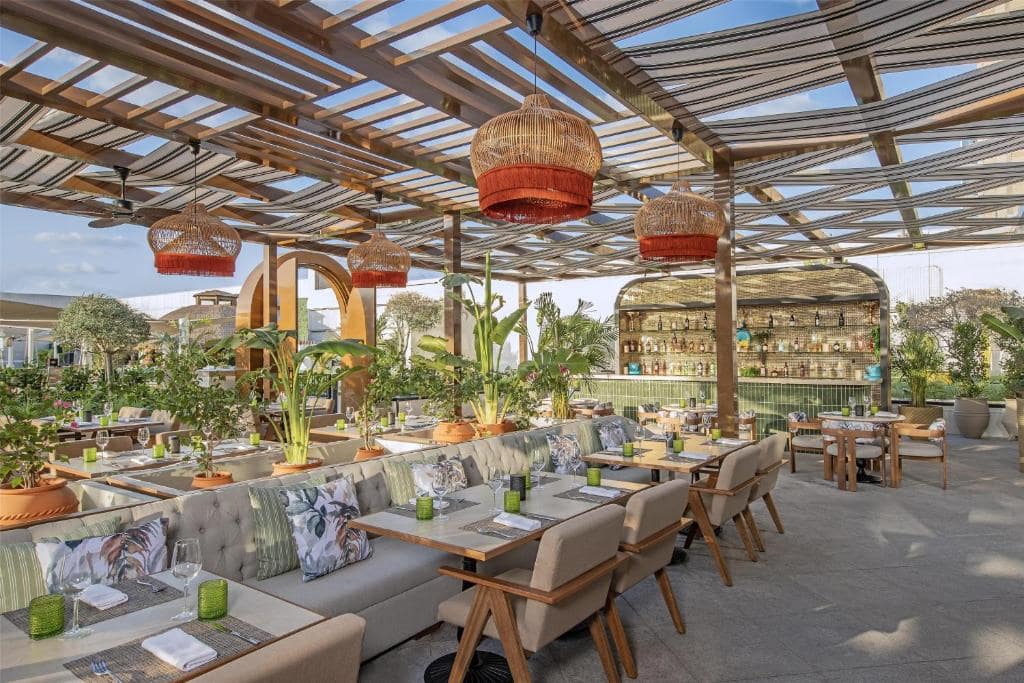 43-رستوران-هتل-5-ستاره-کنراد-دبی- Conrad-Hotel-Dubai-Restaurant.jpg