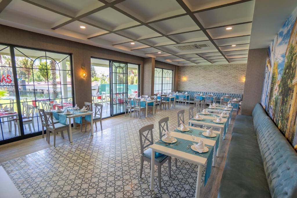 43-رستوران-هتل-4-ستاره-الدار-گاردن-ریزورت-آنتالیا- Eldar-Garden-Resort-Antalya-Restaurant.jpg