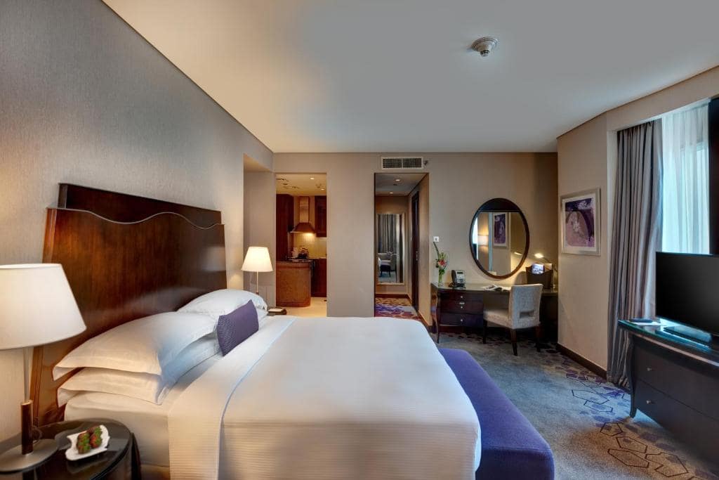 07-اتاق-هتل-4-ستاره-رز-ریحان-بای-روتانا-دبی- Rose-Rayhaan-by-Rotana-Dubai-Room.jpg