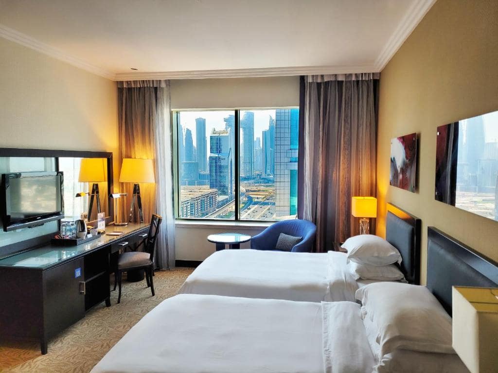 03-اتاق-خواب-هتل-4-ستاره-تاورز-روتانا-دبی- Towers-Rotana-Hotel-Dubai-Bedroom.jpg