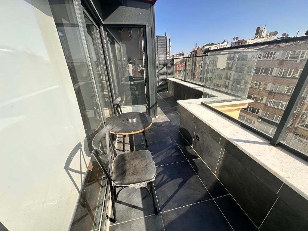 هتل-4-ستاره-تی-کی-تکسیم-استانبول-نمای-تراس-Hotel-4-setere-Tk-taxim-Terrace2-min.jpg