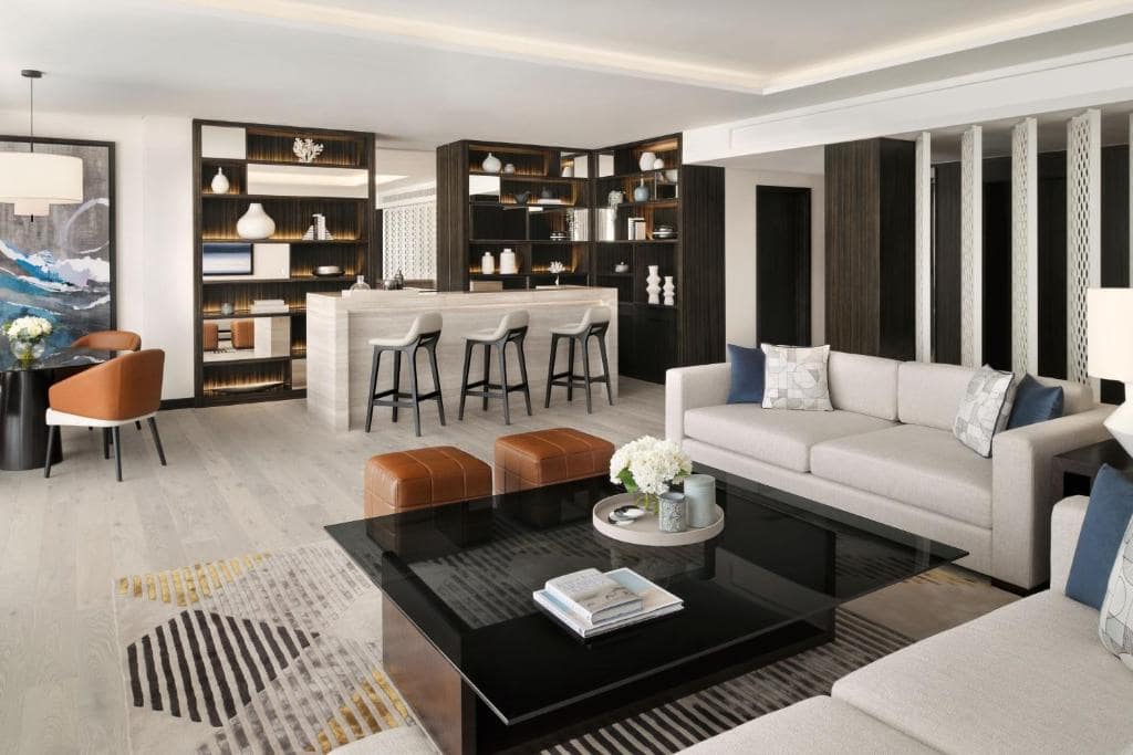 21-اتاق-هتل-5-ستاره-شرایتون-گرند-دبی Sheraton-Grand-Hotel-Dubai-Room-.jpg