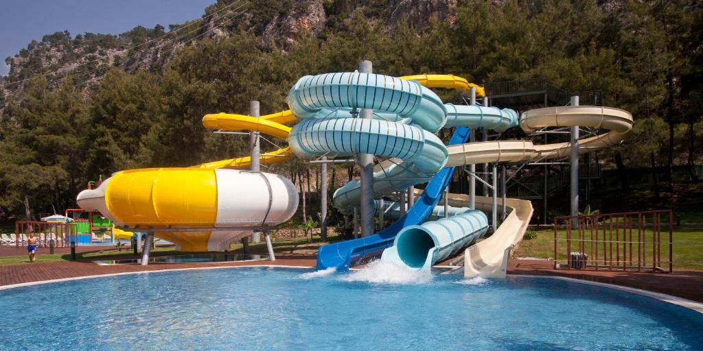 32-استخر-هتل-5-ستاره-آمارا-پریمیر-پالاس-آنتالیا- Amara-Premier-Palace-Hotel-Antalya-Pool.jpg