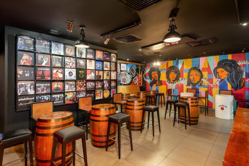 25-بار-هتل-3-ستاره-هتل-سیتی-مکس-البرشا-ات-د-مال-دبی- Citymax-Hotel-Al-Barsha-at-the-Mall-Dubai-Bar.jpg