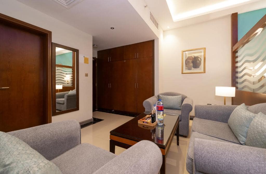 18-اتاق-خواب-هتل-3-ستاره-هاوارد-جانسون-بر-دبی- Howard-Johnson-Bur-Dubai-Bedroom.jpg