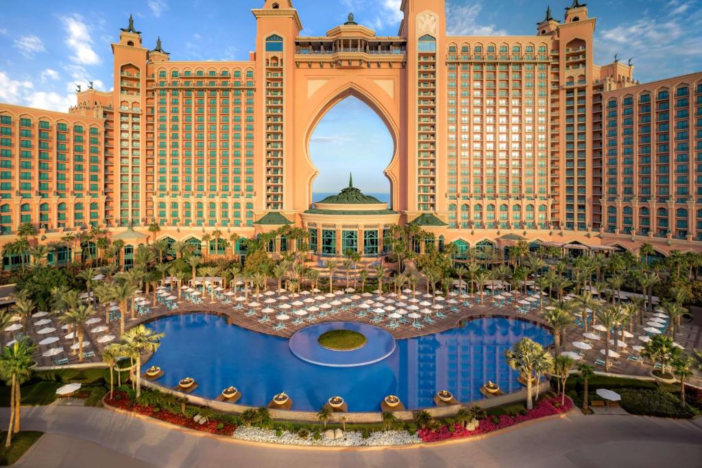 03-نمای-هتل-5-ستاره-آتلانتیس-دبی- Atlantis-The-Palm-View.jpg