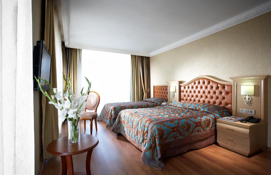 32 اتاق هتل 4 ستاره امره بیچ مارماریس Emre Beach Hotel Marmaris.jpg